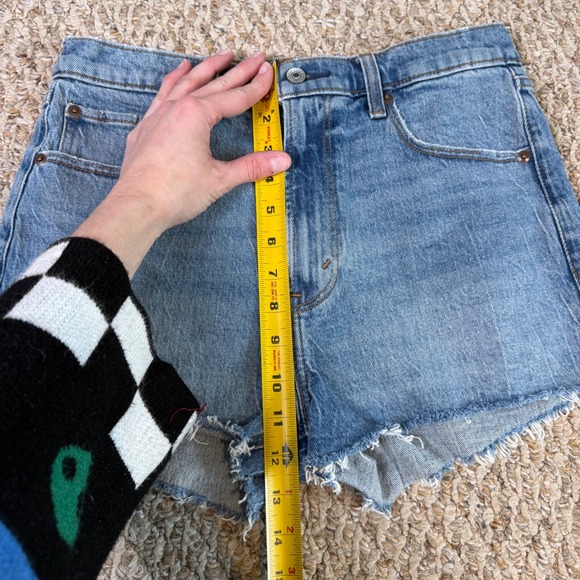 Abercrombie & Fitch The Mom Short High Rise Denim Blue 28/ 6 Raw Hem Side Slit - Picture 6 of 7